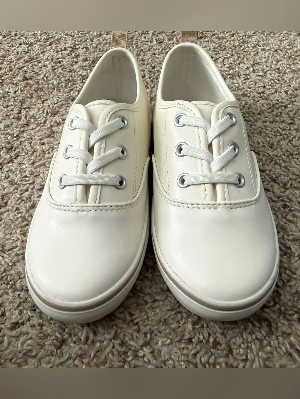 Old Navy Cream Low-Top Lace-Up Kids Sneakers